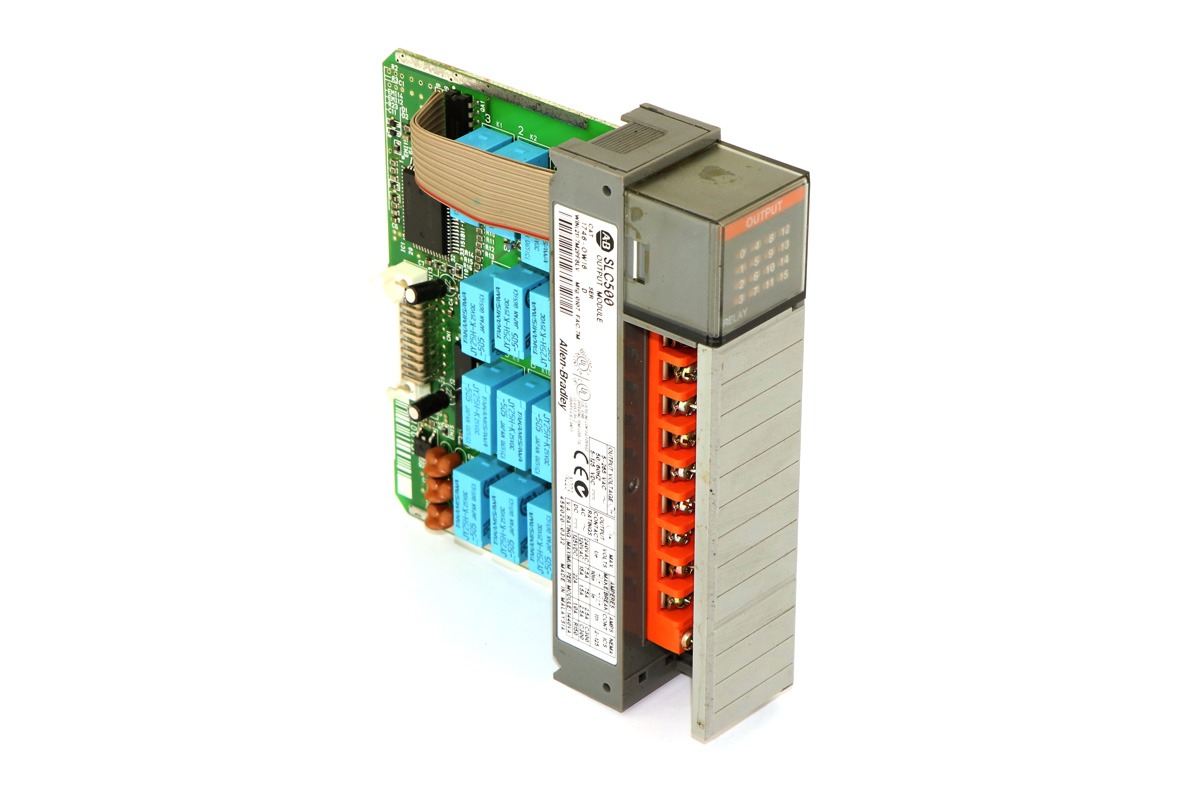 Allen-Bradley 1746-OW16 SLC 500 16 Point Relay Output Module | Reliable Digital Output Control Solution for Industrial Automation Systems