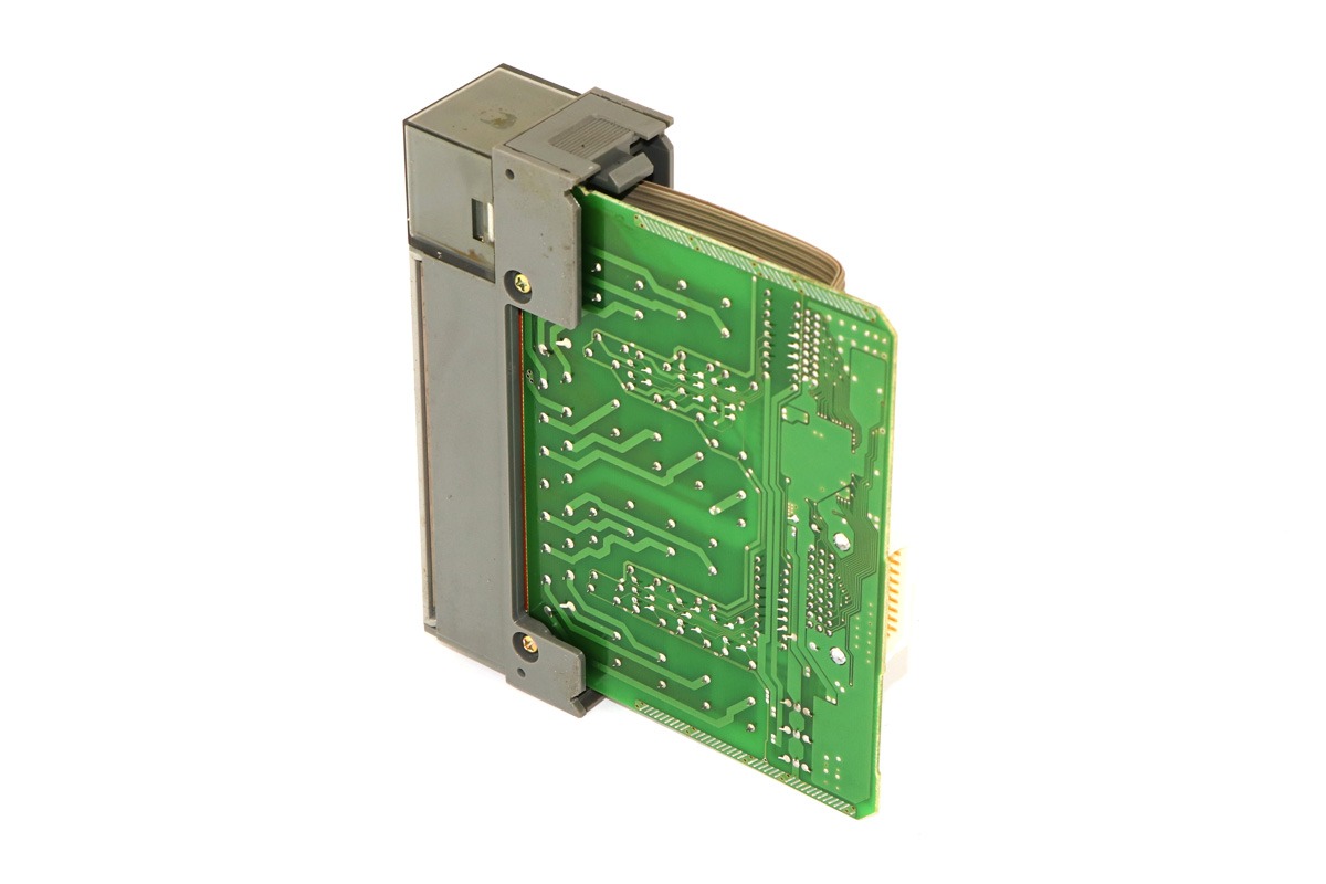 Allen-Bradley 1746-OW16 SLC 500 16 Point Relay Output Module | Reliable Digital Output Control Solution for Industrial Automation Systems