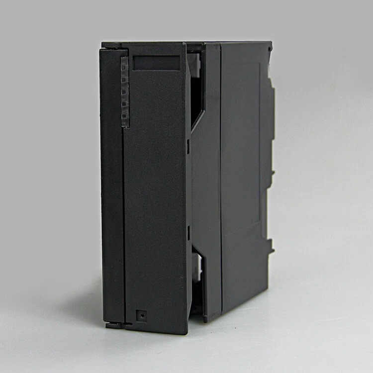 Siemens S7-300 Series IM153-1 Interface Module 6ES7153-1AA03-0XB0 for ET 200M Distributed I/O System